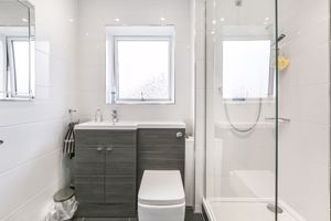 Shower room- click for photo gallery